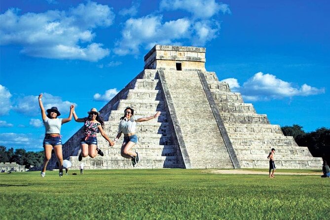 Exclusive Tour to Chichen Itza, 2 different Cenotes & Valladolid for 1 price! - Getting picked up from your hotel: the part to watch