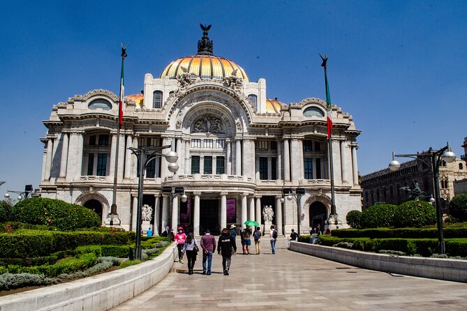 EXCLUSIVE TOUR to Palacio de Bellas Artes - small groups - Art Nouveau meets Art Deco: why the inside feels like two eras in one place