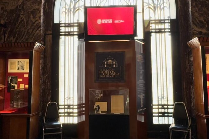 EXCLUSIVE TOUR to Palacio de Bellas Artes - small groups - Temporary exhibitions: a bonus if you can spare the attention