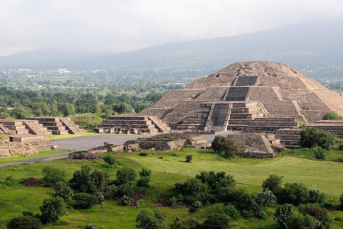Express Tour to Teotihuacan Pyramids. Be the first to arrive! - Private transport and bilingual guides from Mexico City