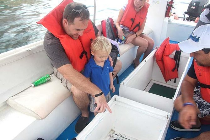 Famous Arch tour with Glass Bottom Boat. - Where you meet: finding the marina and staying calm