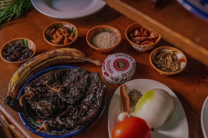 Flavors of Oaxaca: Cooking Class with No Set Menu and Local Market Tour - Casa Crespo Meet-Up at 10:00 am, Then a Hands-On Market Kitchen