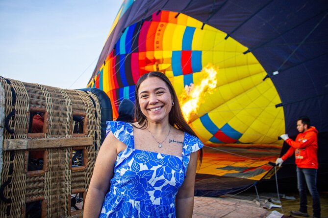 Flight + Transportation + Breakfast + Tour and Pyramid Ascent. - A 6:00 am Teotihuacan balloon day, and what you’re really buying