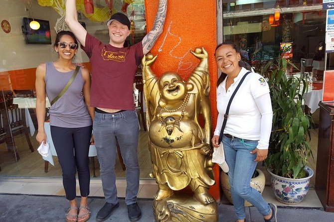 Food and Historic Walking Tour: Private Tortilla Crawl in Mexico City Downtown - Getting oriented at the Zócalo before you zoom into history