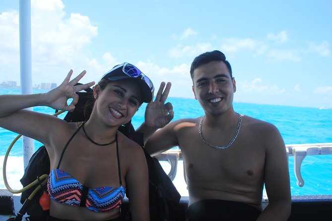 For certified Divers Experience the Under Water Museum and the Manchones Reef - First underwater stop: Under Water Museum, art with bubbles