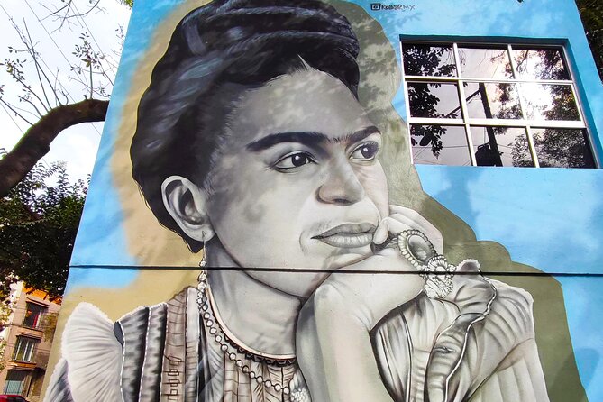 Frida Kahlo Museum : all the different options with an expert - Coyoacán first stop: Centro Coyoacán on foot