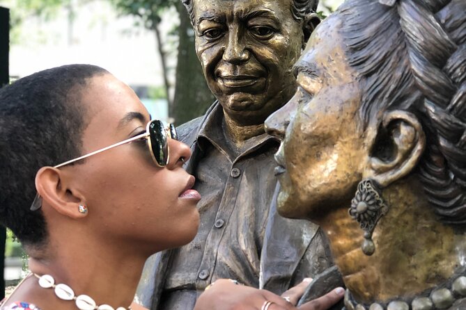 Frida Kahlo VIP [Museum Tickets Included] Walk, Markets & Churros - English host, storytelling, and why the guide name can matter
