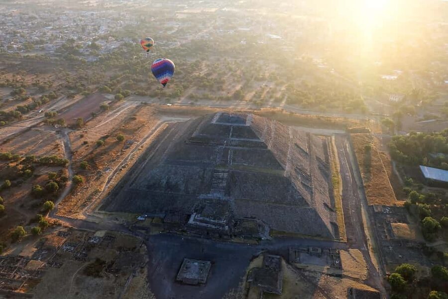 From CDMX: Teotihuacan Hot Air Balloon Ride & Optional Tours - Basilica of Our Lady of Guadalupe: old, new, and the why behind it