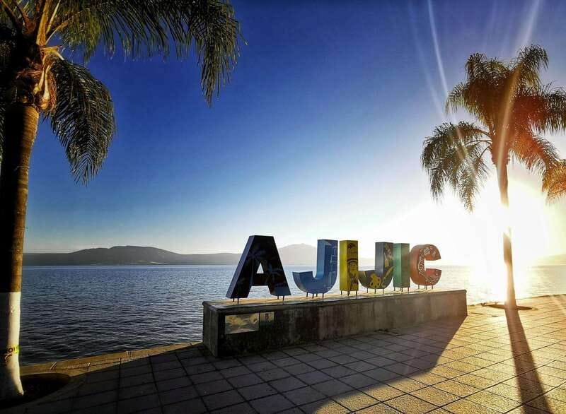 From Guadalajara: Enchanting Lake Chapala & Ajijic Day Trip - Ajijic cobblestones, plaza time, and the church façade