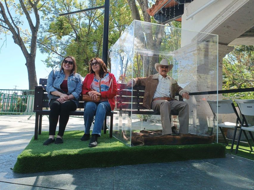 From Guadalajara to Chapala Lake: Funny and cultural tour - Chapala Boardwalk, Pier, and Lighthouse Photo Time