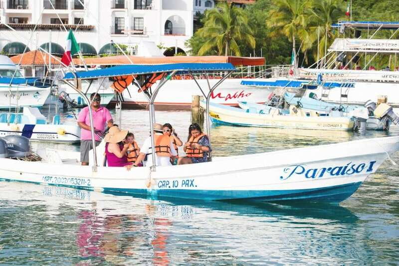 From La Crucecita: Private Huatulco 7 or 5 Bays Boat Trip - How to get the most out of your private captain