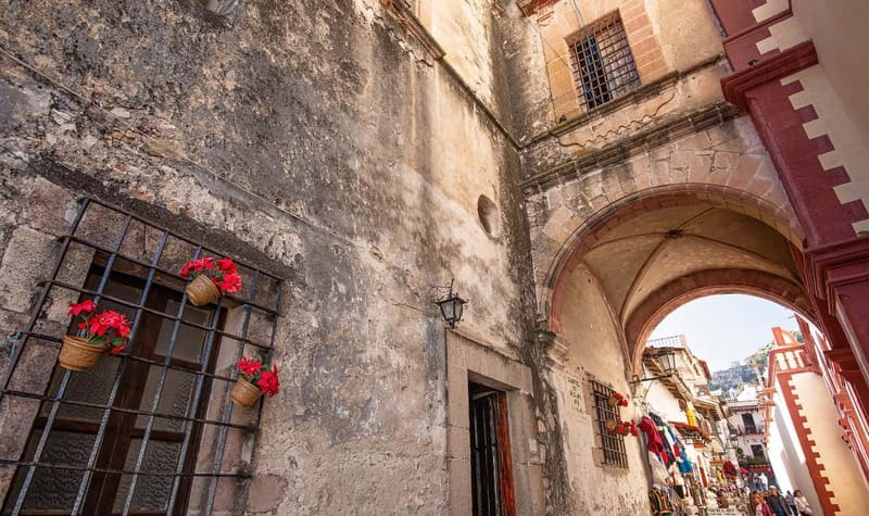 From Mexico City: 10-Hour Cuernavaca and Taxco Tour - Silver markets and the best way to shop without getting pressured