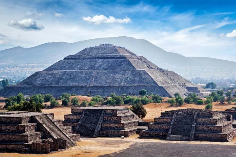 From Mexico City: Expedition to Teotihuacan, Tlatelolco, and Basilica of Guadalupe - One Long Day: Teotihuacan, Tlatelolco, and Guadalupe in 9 Hours