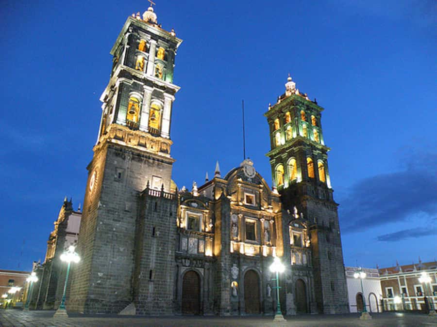 From Mexico City: Puebla, Cholula and Tonantzintla Day Trip - Cholula: the Great Pyramid and the feeling of a place with layers