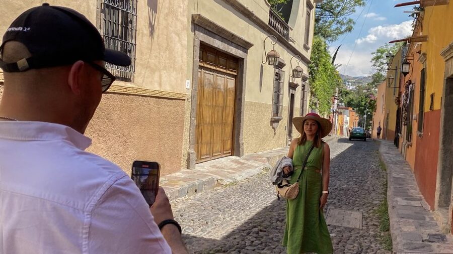 From Mexico City: San Miguel de Allende Day Trip - Artisan markets and local shops: buying handmade without getting rushed