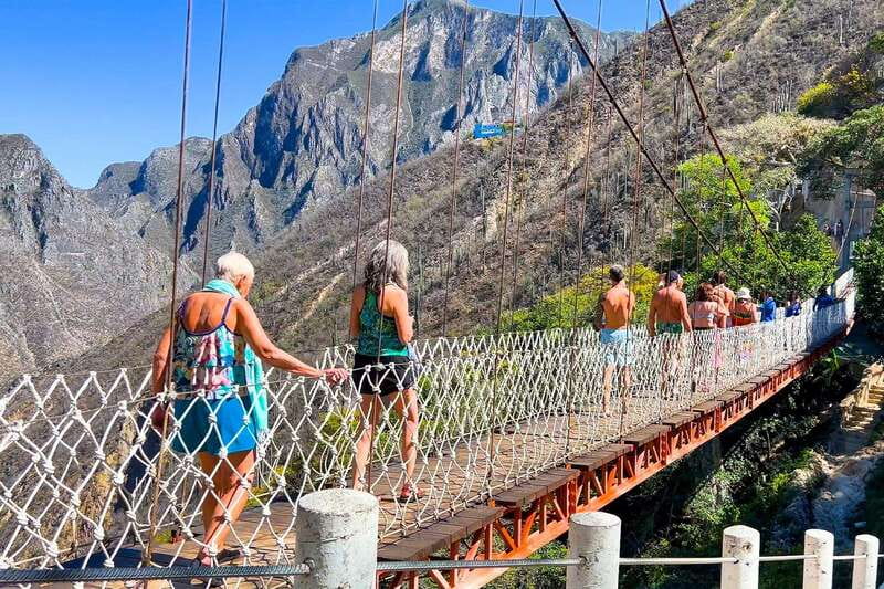 From Mexico City: Tolantongo Hot Springs Day Trip with Guide - Hot springs pools and Paraíso Escondido, soaking done right
