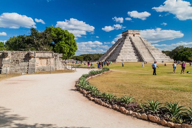 Full day Chichén Itzá Tour from Cancún and Riviera Maya - Valladolid: A Beautiful Square, But Make It a Quick Stop