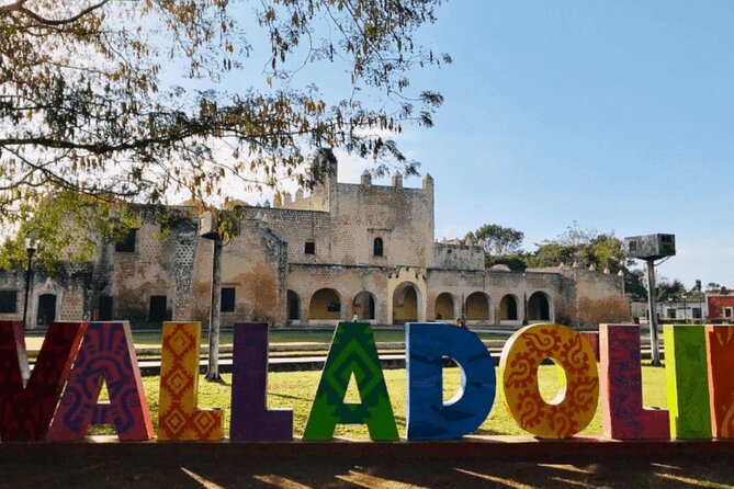 Full Day Guided Tour Chichen Itza + Cenote + Valladolid + Lunch! - Lunch on an organized day: good for fuel, not for a long sit-down