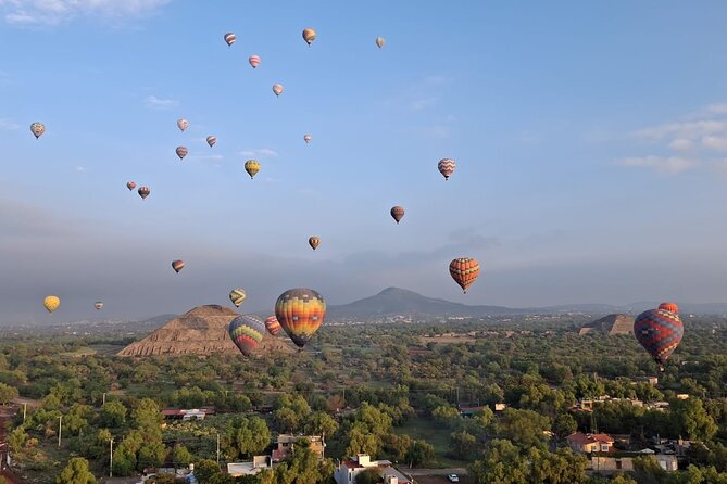 Full-Day Private Tour of Mexico City: Teotihuacan and Xochimilco - Teotihuacan pyramids, Sun and Moon timing, and what to watch for