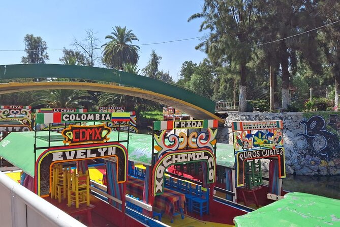 Full-Day Private Tour of Mexico City: Teotihuacan and Xochimilco - Guides and real-world flexibility in traffic