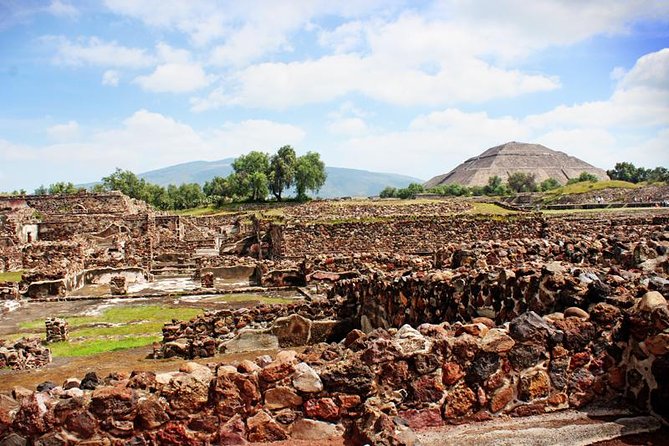 Full-Day Teotihuacan & Basilica Guadalupe Tour - Paseo de Reforma and Tlatelolco: the city flavor between big milestones