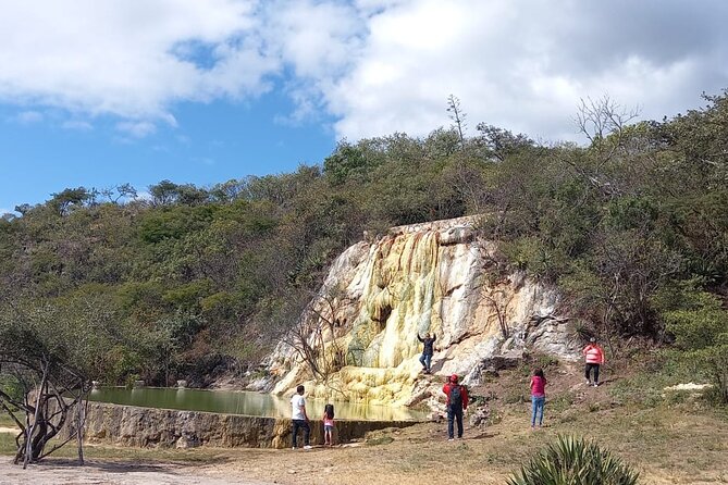 full day tour : Boil the water, Teotitlan, Mezcal, tule and Mitla - Why this Oaxaca loop works in one long day
