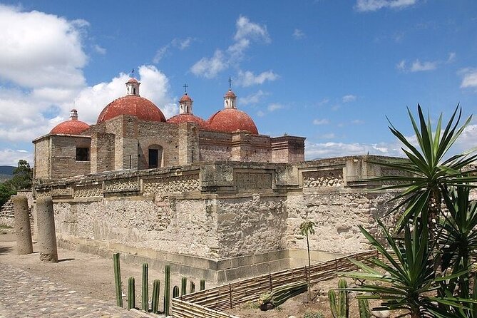 full day tour : Boil the water, Teotitlan, Mezcal, tule and Mitla - Mitla: geometric carvings, Mictlantecuhtli, and the Wednesday to Sunday add-on