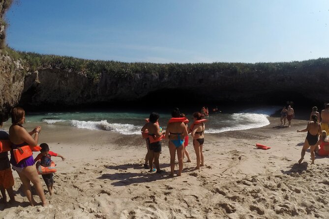 Full Day Tour Isla Marietas with Meals and Open Bar - Meeting point and timing: the fast way to avoid headaches