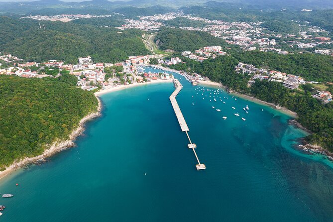 Full Day Tour of the Bays of Huatulco - Organo and Maguey bays: La Cara Mizteca and that seafood-meets-tequila vibe