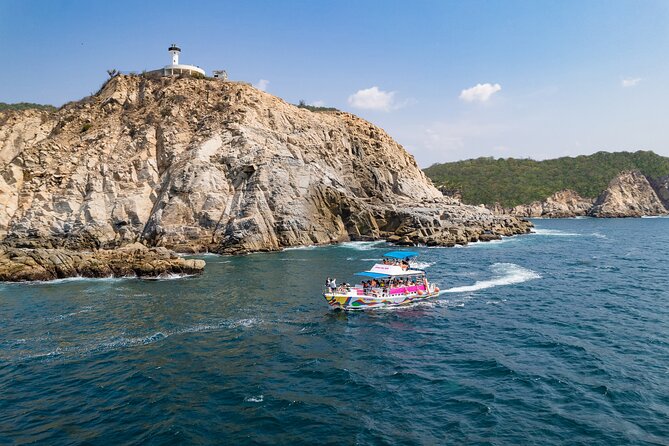 Full Day Tour of the Bays of Huatulco - Santa Cruz Bay and the pirate-port history stop