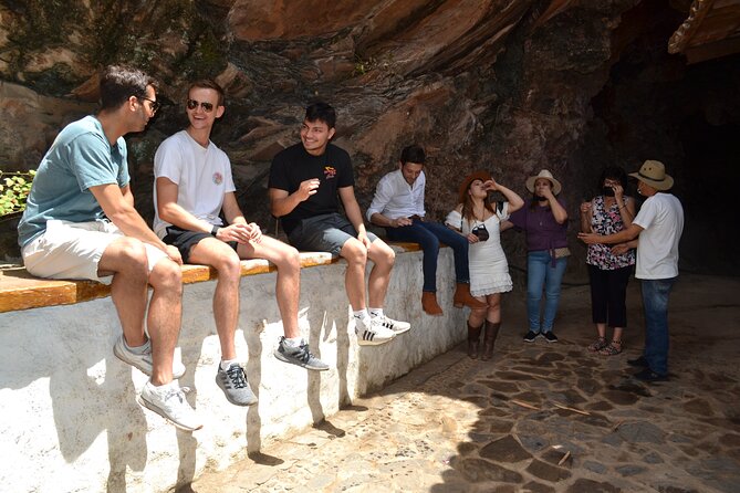 Full Day Tour to Tequila and Amatitán with Fun and Culture - Cantaritos el Güero: music, dancing energy, and the citrusy cantarito