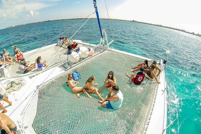 Full Experience Isla Mujeres: Food aboard + Premium drinks + Snorkel + Free time - Group size and comfort: who this tour fits best