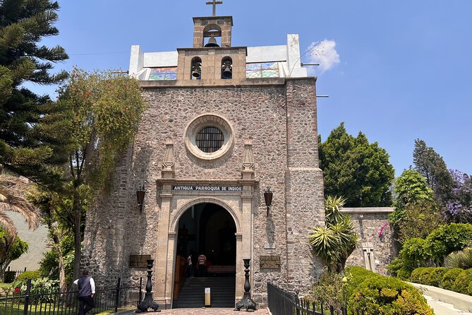 Full Visit of the Virgin of Guadalupe's village in private tour - Mass time, crowds, and how good guides handle the day