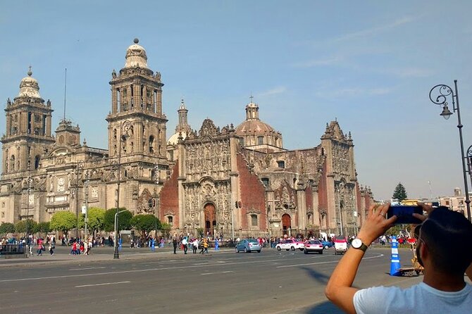 Gay Side of History through Plazas & Temples - What the 10am, all-weather format really means for your day