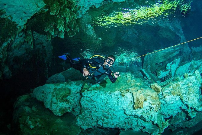 Go for 2 dives in cenote Dos ojos for certified divers - Barbie Line route: the structured start that builds confidence