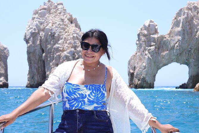Group tour of the Cabo San Lucas Arch - Getting to D Dock Marina without drama