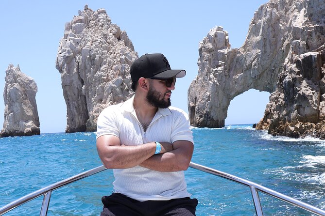 Group tour of the Cabo San Lucas Arch - Life jacket included, and why that convenience matters