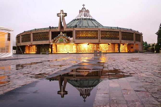 Guadalupe Shrine Tour - The museum behind the Old Basilica: 17th-century religious art, explained