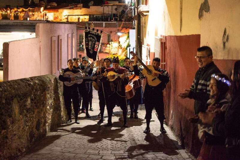 Guanajuato: Night Walk with the Estudiantina - What the 70 minutes actually feels like, minute by minute