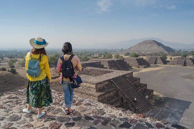 Guided tour in Teotihuacan + breakfast in Cueva + Transportation CDMX - Key highlights you will feel right away