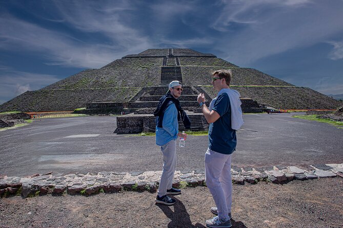 Guided tour in Teotihuacan + breakfast in Cueva + Transportation CDMX - Teotihuacan archaeological zone with a certified guide