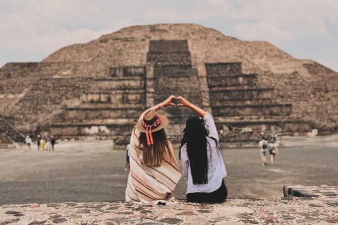 Guided Tour in Teotihuacan with Cave Breakfast and Transportation - Obsidian workshop, maguey talk, and drink tastings before the pyramids