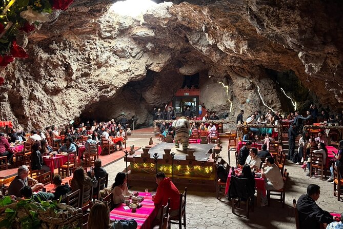 Guided Tour in Teotihuacan with Cave Breakfast and Transportation - Entering Teotihuacán with a guided plan, ticket included