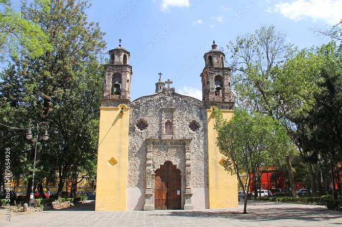 Guided Tour of Coyoacan and Leon Trotsky Museum - Coyoacán town hall stop: learning how the neighborhood governed itself