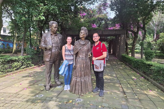 Guided Tour of Coyoacan and Leon Trotsky Museum - Coyoacán market: where you taste local flavor, not just souvenirs