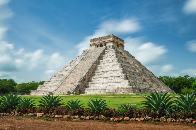 Guided Tour to Chichen Itza Cenote and Valladolid - Stop 2: Chichén Itzá With Real-World Guidance From Jorge, Roberto, and More