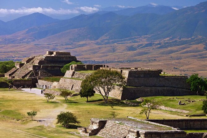 Half day tour to Monte Albán - South Platform staircase: climb for views, not for suffering