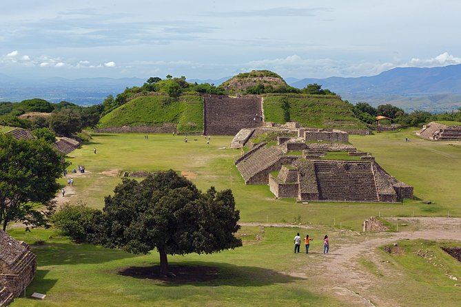 Half day tour to Monte Albán - Arriving at the zone: build your day around the entry wait