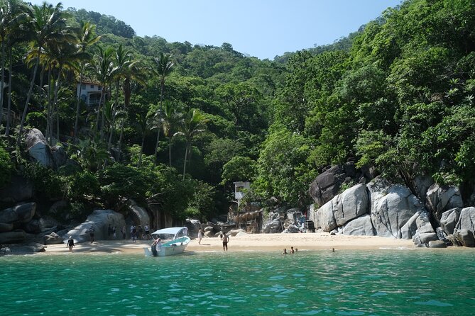 Hidden Beach Snorkeling Adventure - Food back at Boca: lunch depends on what you chose