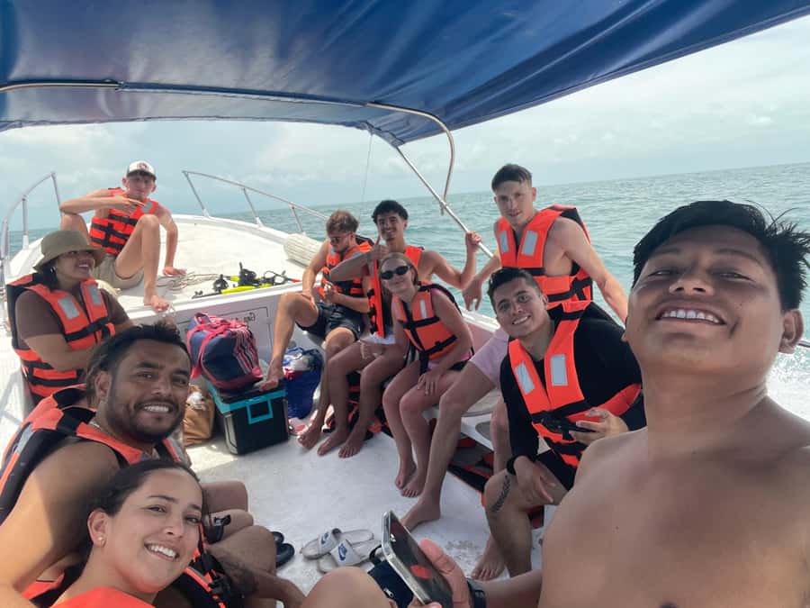 Holbox: Punta Mosquitos, Yalahau, & Pasión Island Boat Tour - What to pack so the day feels easy